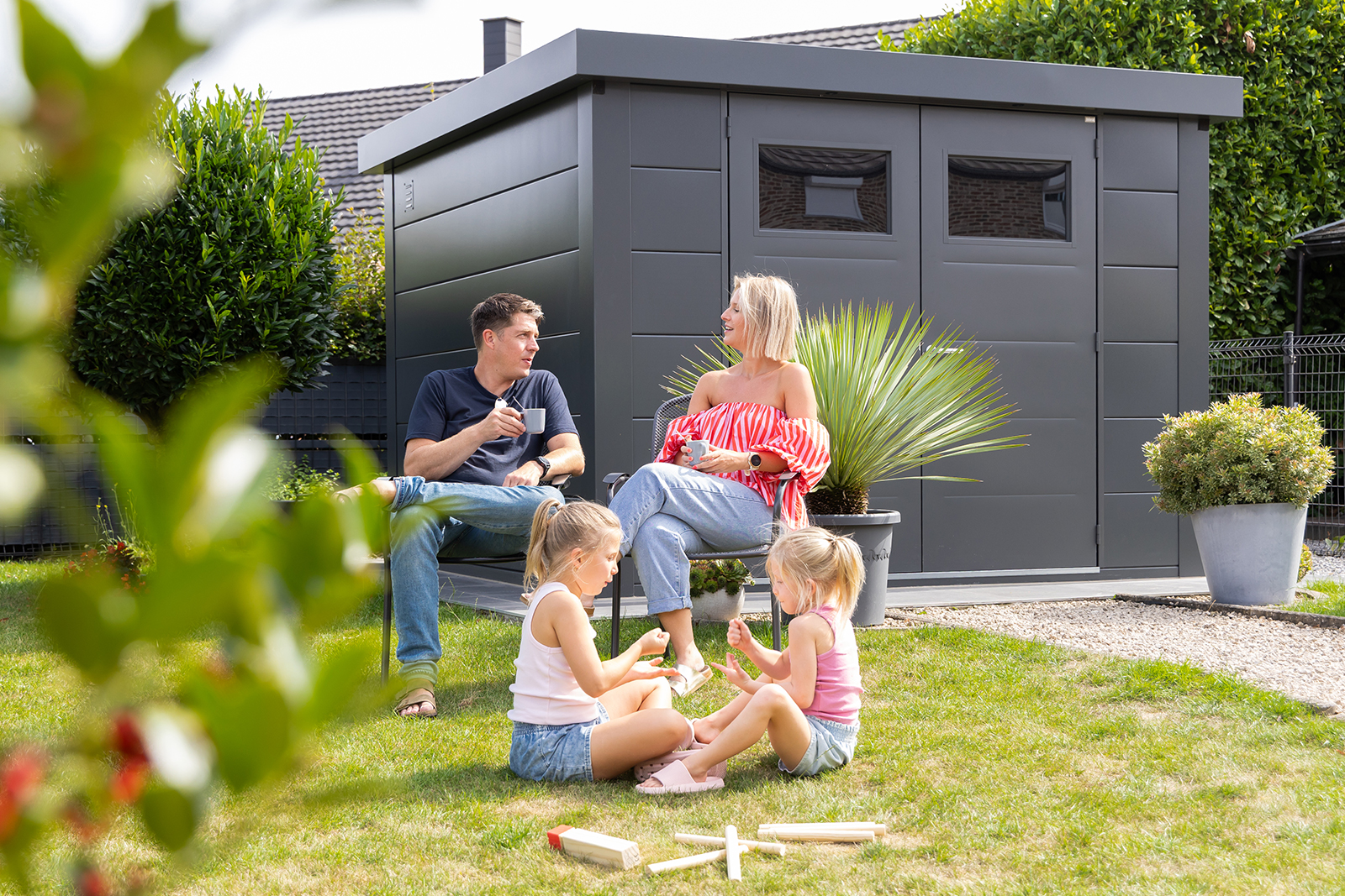 Classico 3330 Anthracite: stylish storage for your garden